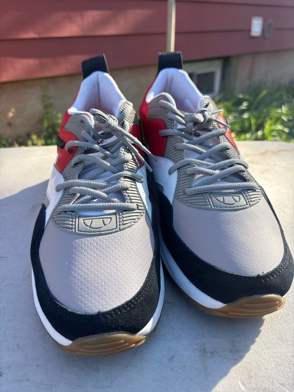 Ellesse Gray, Black & Red Athletic Sneakers